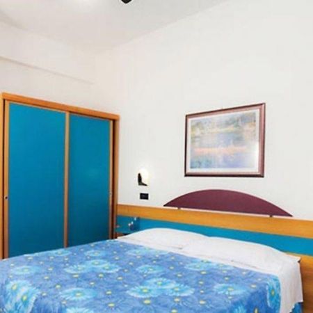 King Hotel Католика Екстериор снимка