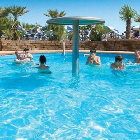 King Hotel Католика Екстериор снимка