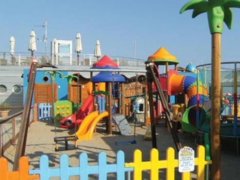 King Hotel Католика Екстериор снимка